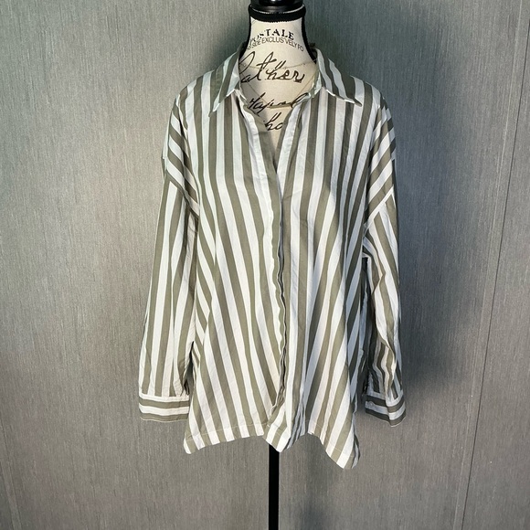 Banana Republic Tops - Banana Republic Green and White Striped Button Down Shirt